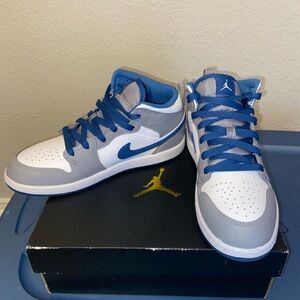 Jordan 1 MID(PS), Size 3Y, color Cement Grey/White/True Blue